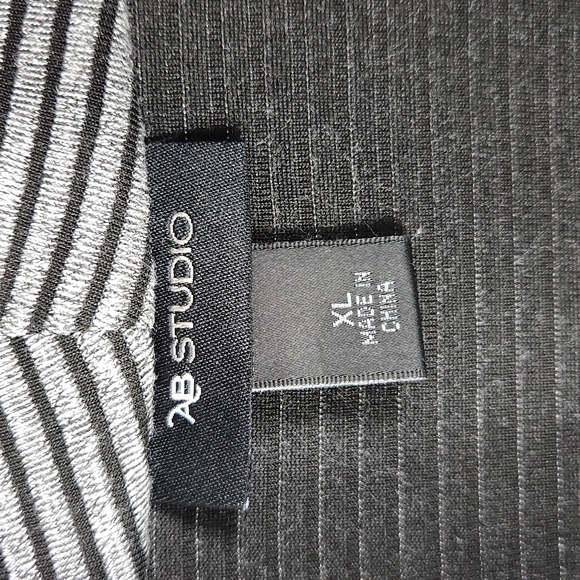 AB Studio,302,women's cowlneck, pullover, rusching sleeves, hi-lo hemline Sz XL. - Picture 5 of 5